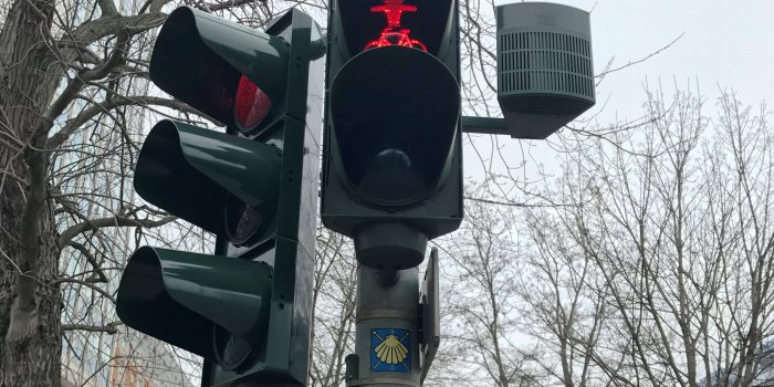 Foto: Pilgern © Stadtverwaltung Erfurt, M. Kurfels Pilgern, Ampel als Motiv für das diesjährige Thema im Volkskundemuseum