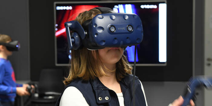 Impressionen der Architektur – zwischen virtuellen Rundgang mit VR-Brille und physischen Modellen