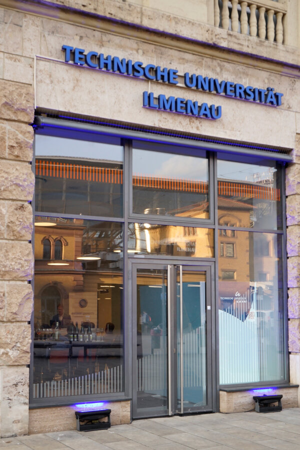 TU Ilmenau - Außenansicht Erfurter Hof