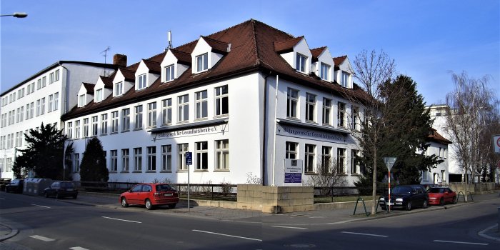 Foto: Bildungswerk für Gesundheitsberufe: Schule © Bildungswerk für Gesundheitsberufe e. V. größeres Eckhaus